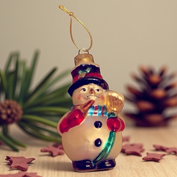 Thomas Pacconi Glass Snowmen Festive Snowman Ornament with Scarf - Picture 1 of 9